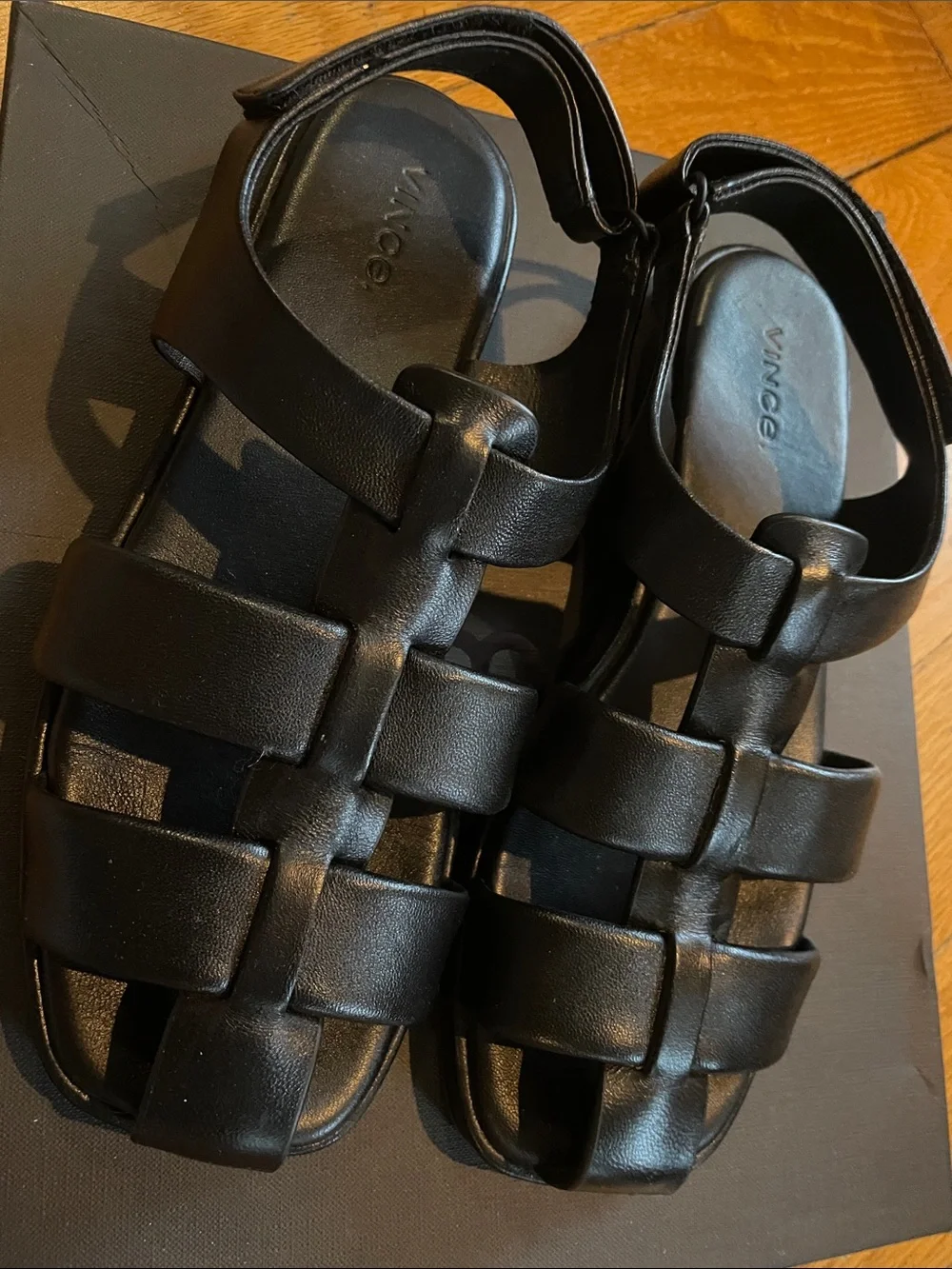 Like New Vince Black Leather Strappy Sandals adjustable strap shoes in pouch 7.5